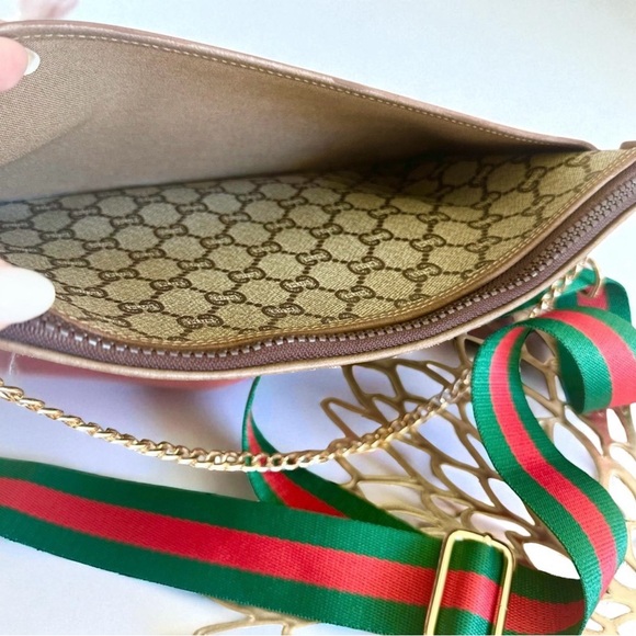 Gucci Monogram Large Clutch - Picture 5 of 11